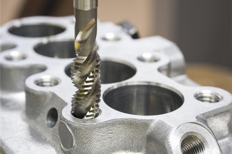 Schroefdraad reparatie